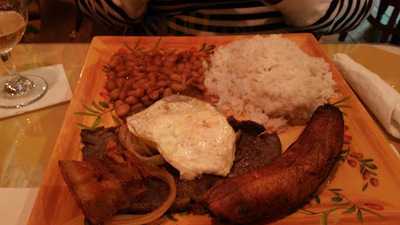 Los Primos Restaurant