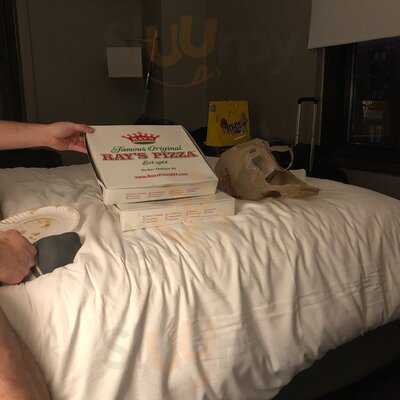 Ray's Pizza