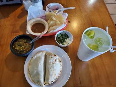 El Manantial Mexican Restaurant