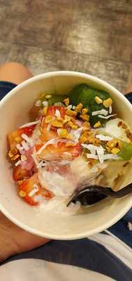 Swirl Fun Frozen Yogurt