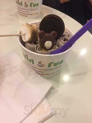 Swirl Fun Frozen Yogurt