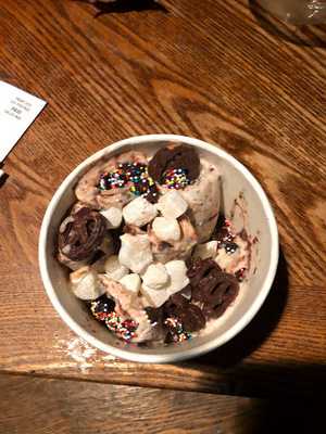 Swirl Fun Frozen Yogurt