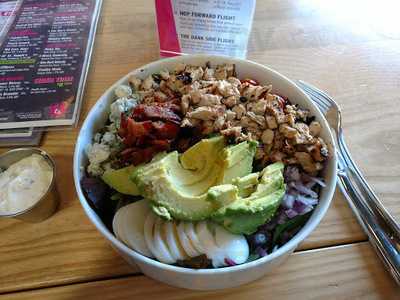 Twisted Hippo Taproom And Eatery