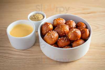 Twisted Hippo Taproom And Eatery