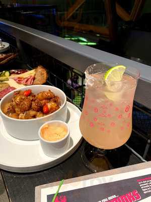 Twisted Hippo Taproom And Eatery