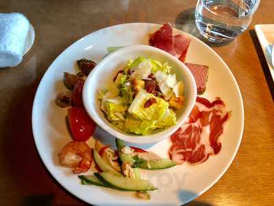 The Grand Cafe American Restaurant And Bar