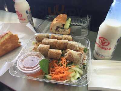 Que Huang Vietnamese Deli