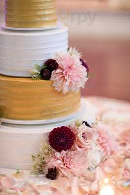 Donuvon City & Bakery