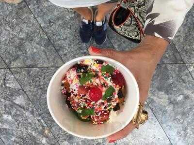 Off The Wall Frozen Yogurt