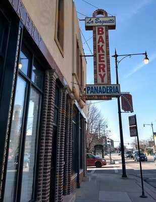 La Baguette Bakery