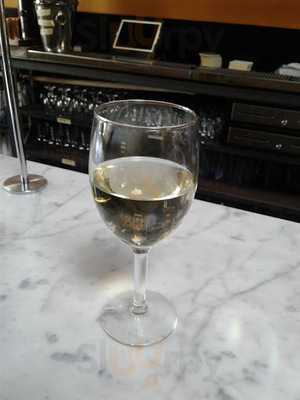 Buzzworks Craft Beer Sports Tavern