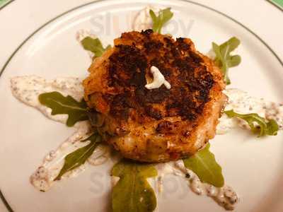 Luke's Bar And Grill