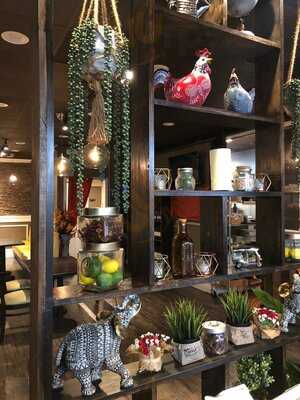 Aaharn At University City