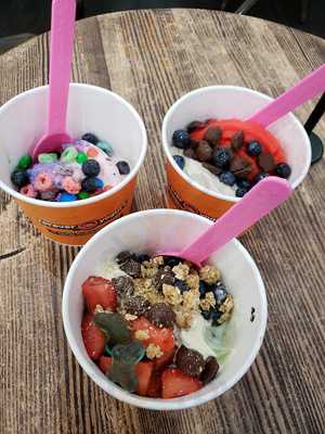 Josi's Frozen Yogurt Cafe