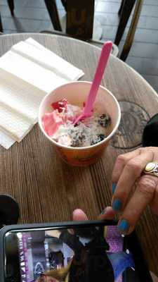 Josi's Frozen Yogurt Cafe