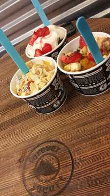 Josi's Frozen Yogurt Cafe