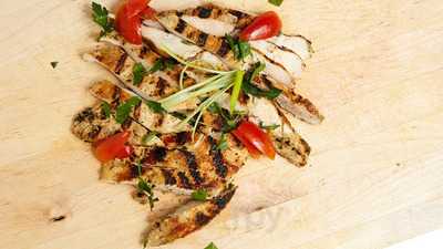 Deli Fusion Cafe & Juice Bar