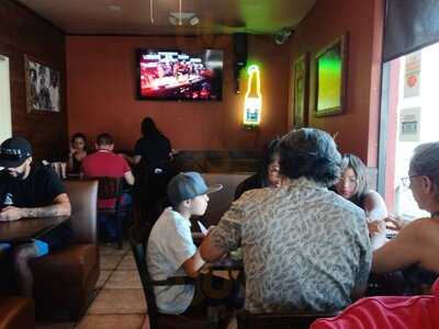 Los Arcos Birrieria And Taqueria