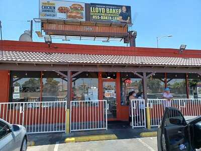 Los Arcos Birrieria And Taqueria