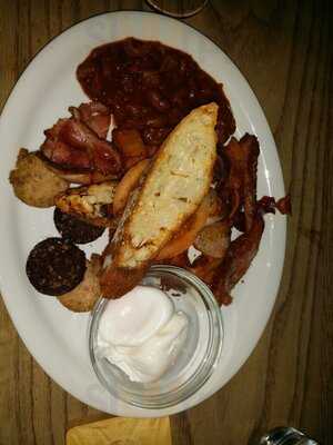 The Winslow Gin House And Eatery