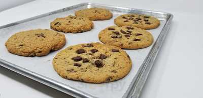 Frankies Dogs On The Go