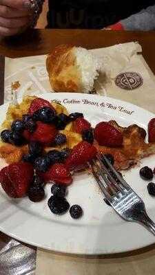 Coffee Bean & Tea Leaf