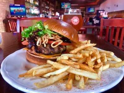 Ravenswood Station Bar & Grill