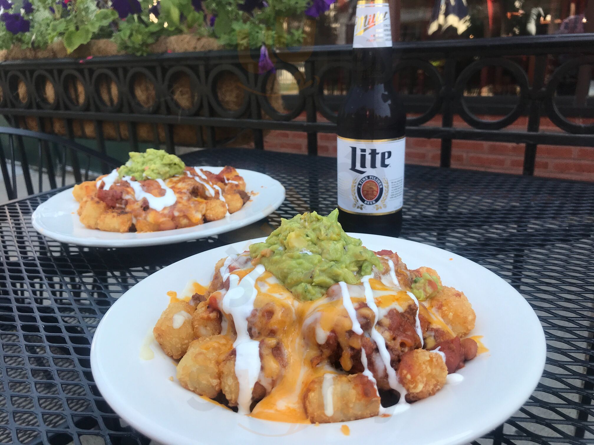 Ravenswood Station Bar & Grill