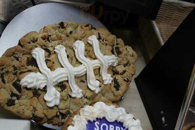Insomnia Cookies