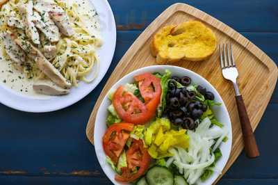 Alejandro's Pizza & Grill