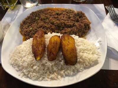 El Rincon Cubano Restaurant