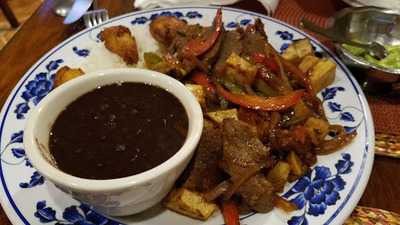 El Rincon Cubano Restaurant