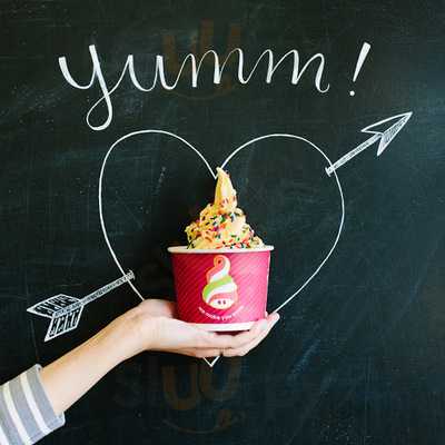 Menchies Frozen Yogurt