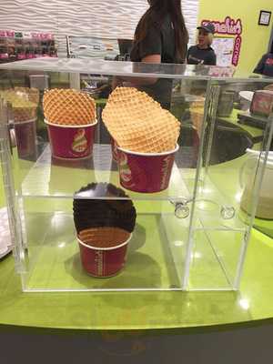 Menchies Frozen Yogurt