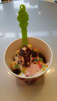 Menchies Frozen Yogurt