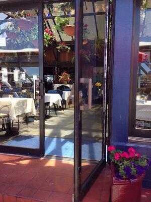 Sinbad's Pier Ii Restaurant