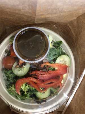 B-smooth, Smoothies & Salads