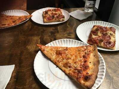 Garlic New York Pizza Bar