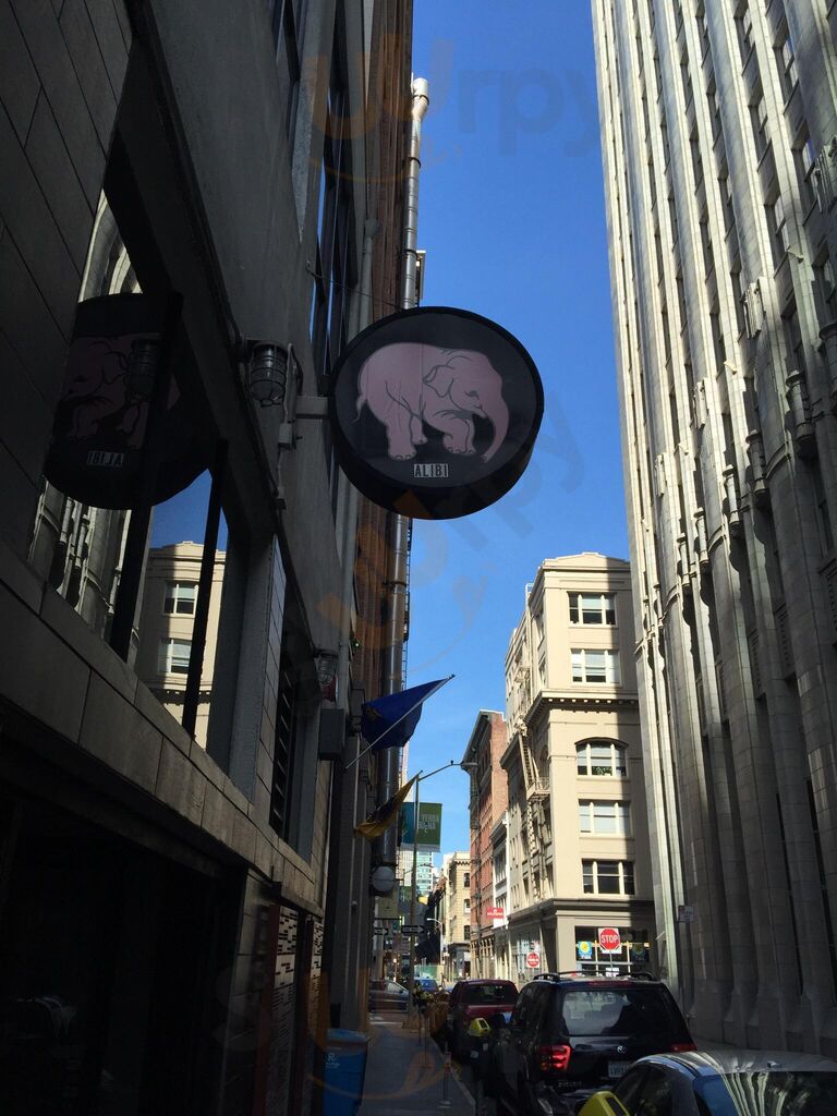 Alibi Restaurant And Lounge