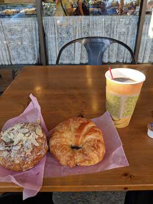 Skinny Mini's Bake Shop