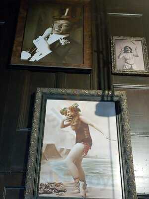 Clayton's Public House