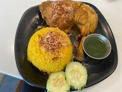 Kruang Tedd Music & Thai