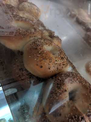 Hot Bagels And Bialys