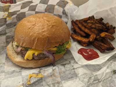 Gerizim Burger Factory