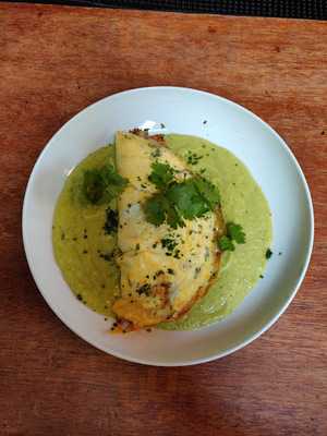 Donna Chiquita At Mad Tropical