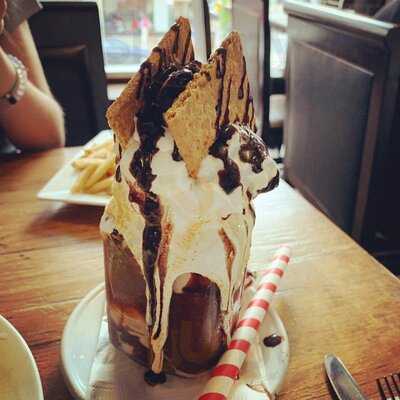 Gayle's Broadway Rose