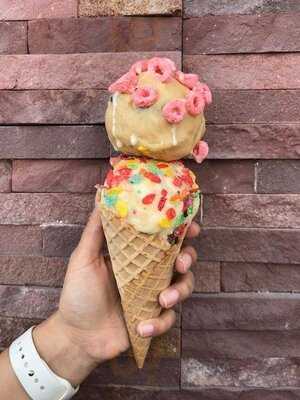 Ice Scroll Cafe & Creamery