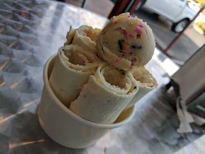 Ice Scroll Cafe & Creamery