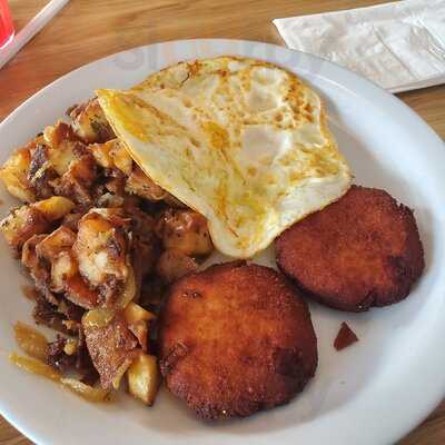 M'dear's Desserts Bakery And Bistro