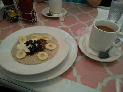 M'dear's Desserts Bakery And Bistro